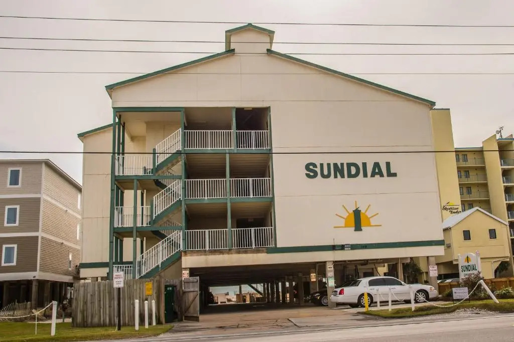 Beautiful 3 Bedroom BEACHFRONT Condo (F3) - Sleeps 10