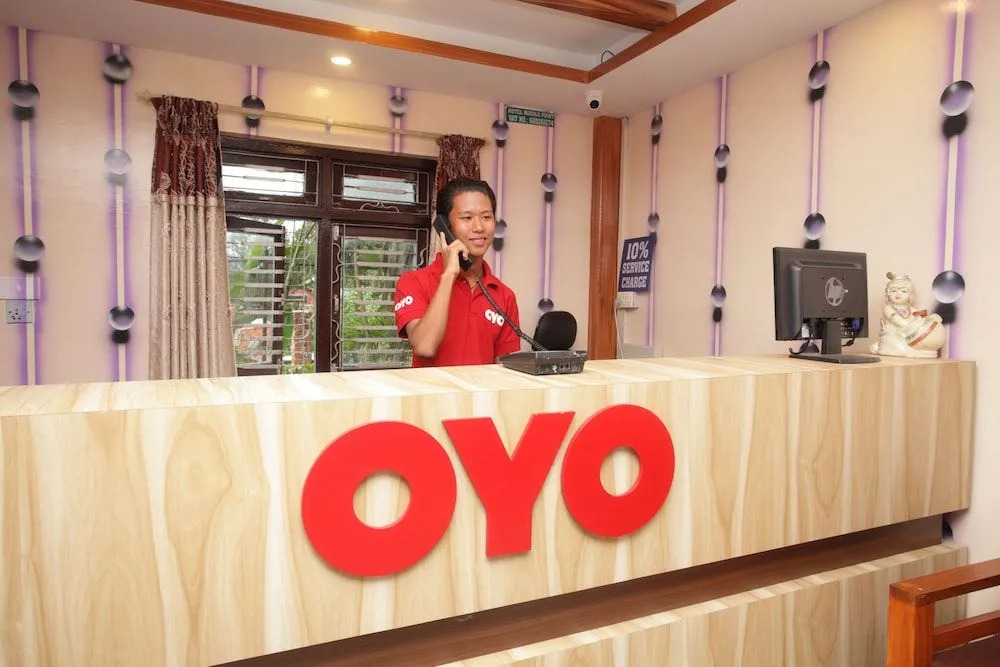 OYO 618 Hotel Middle Point