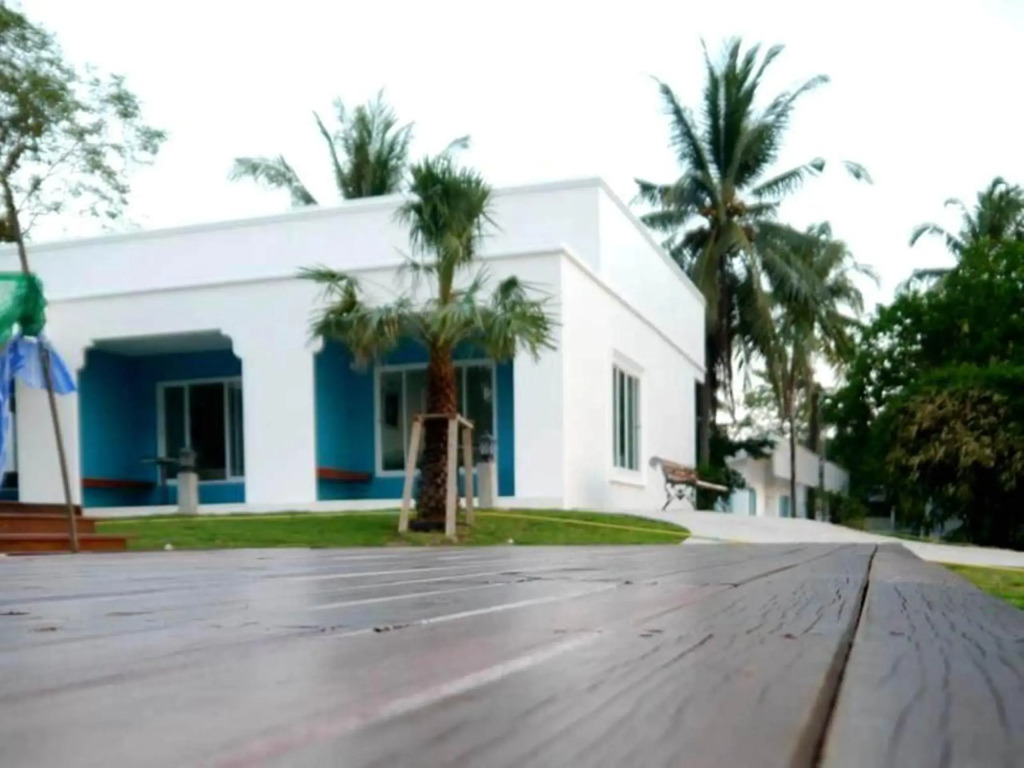 Meet The Sea Resort