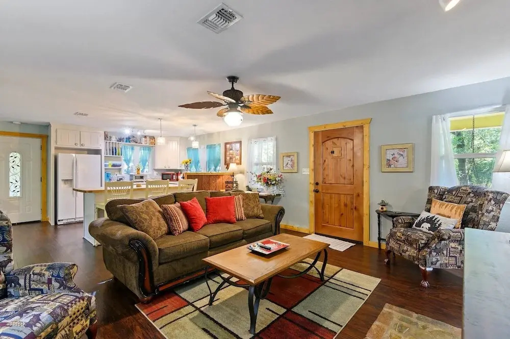 Family Friendly Cottage - Game Room+firepit+smores