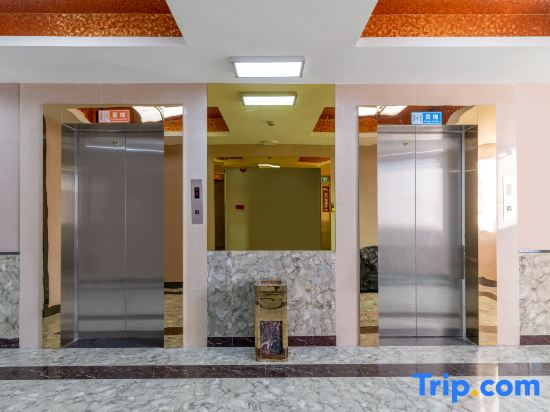 Lotto Hotel (Guangzhou Baiyun Railway Station Jinxuan Plaza)