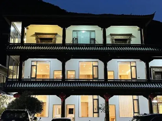 Weixi Gadan Fanyin Homestay (Tacheng Cultural Square Store)