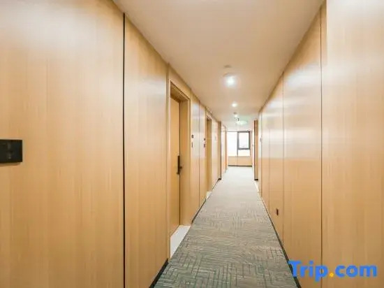 Qingmu Selected Hotel（Nanjing Lukou Airport Baiyun Road Community Store）