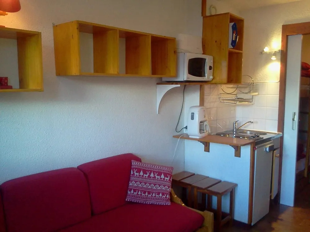 Lou Services Apartment CC128 LSI 001