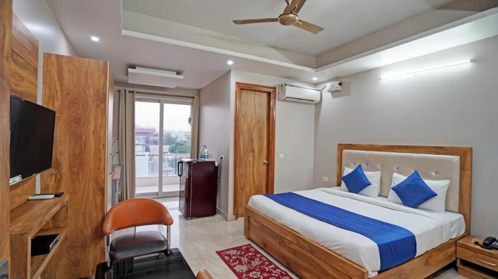 Serviced Apartment near Medanta by BedChambers