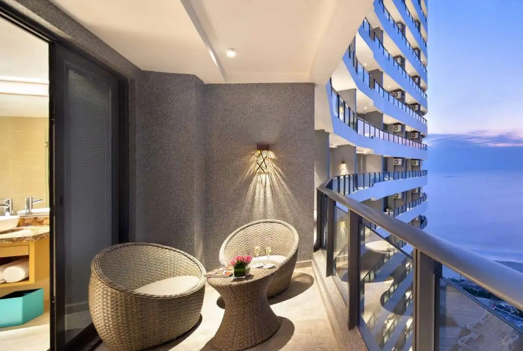 Wyndham Grand Plaza Royale Shuangyue Bay