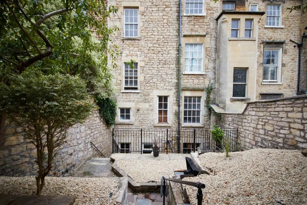 Elegant Apartment in Bath with Garden Sleeps 8 by PureStay