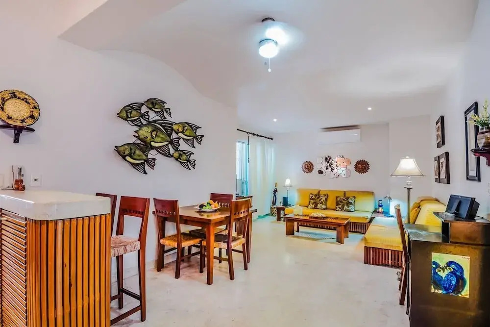 Charming 1 BR Between 5th Avenue and the Beach