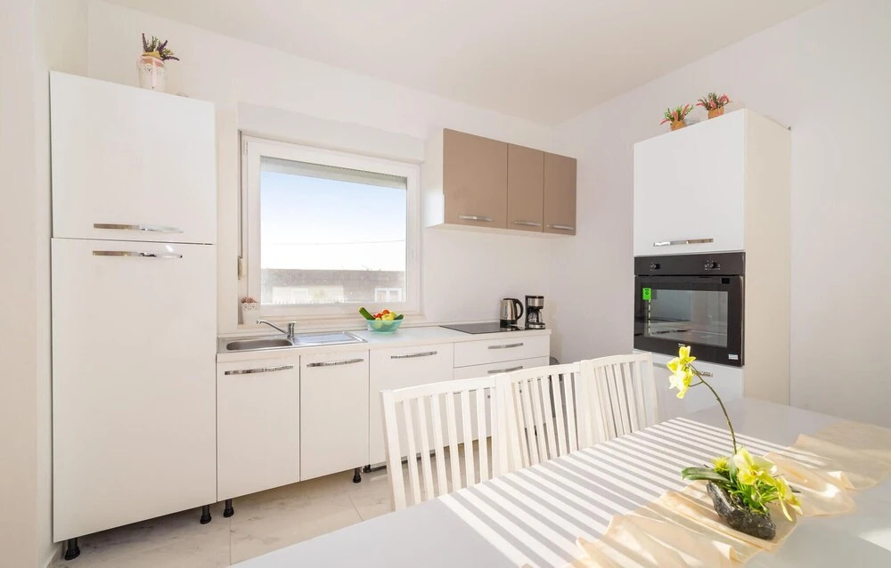 Awesome Home in Karin Gornji With 2 Bedrooms and Wifi