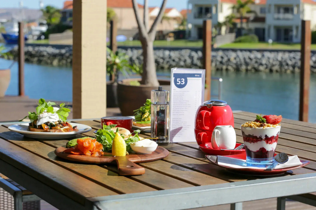 Marina Hotel