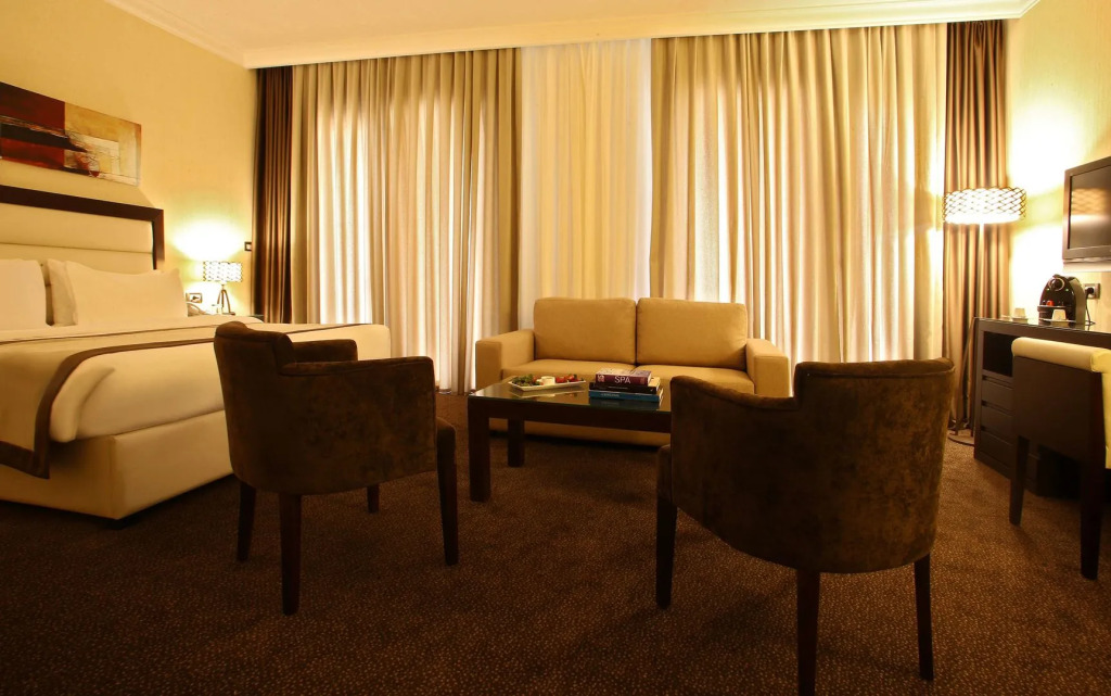 Lancaster Raouche Hotel