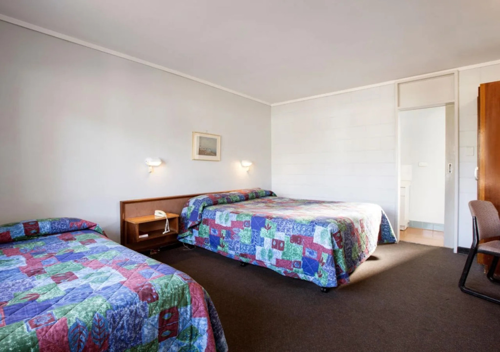 Parkway Hotel
