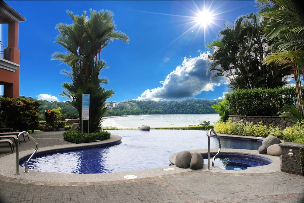 CR Luxury Los Sueños Condos
