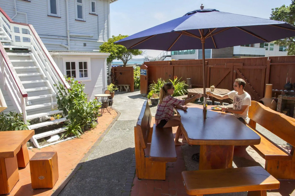 Moana Lodge