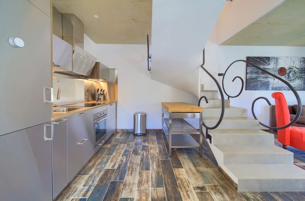 Pax House 1