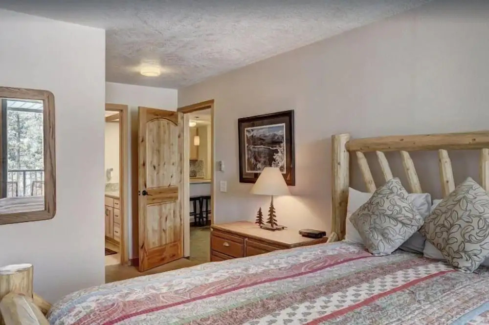 2 Bedroom Condo In West Keystone Near Lakeside Village
