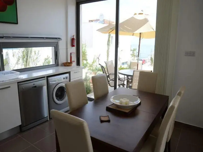 E12 Villa Echo