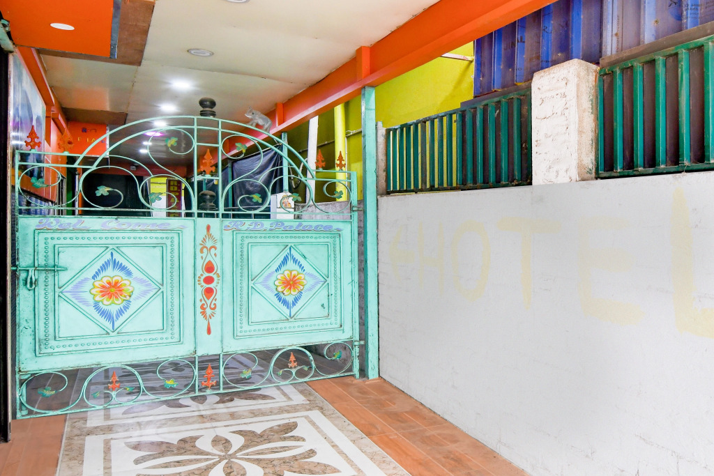 Super Hotel O Madhyamgram Railway Station Formerly Dolphin