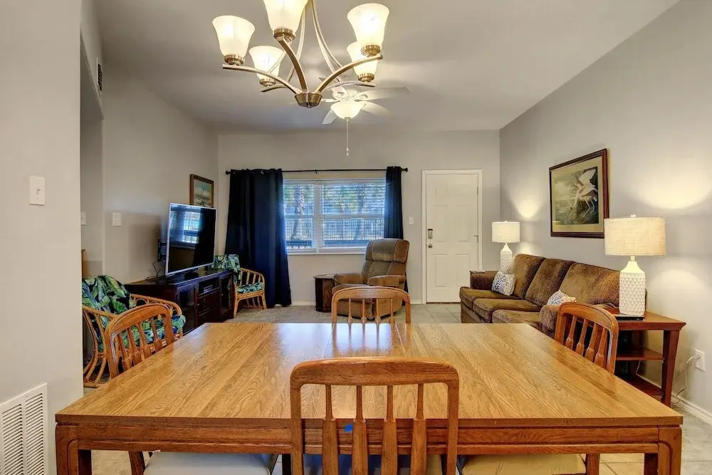Turtle's Pace Siv5 2 Bedrooms 2 Bathrooms Condo