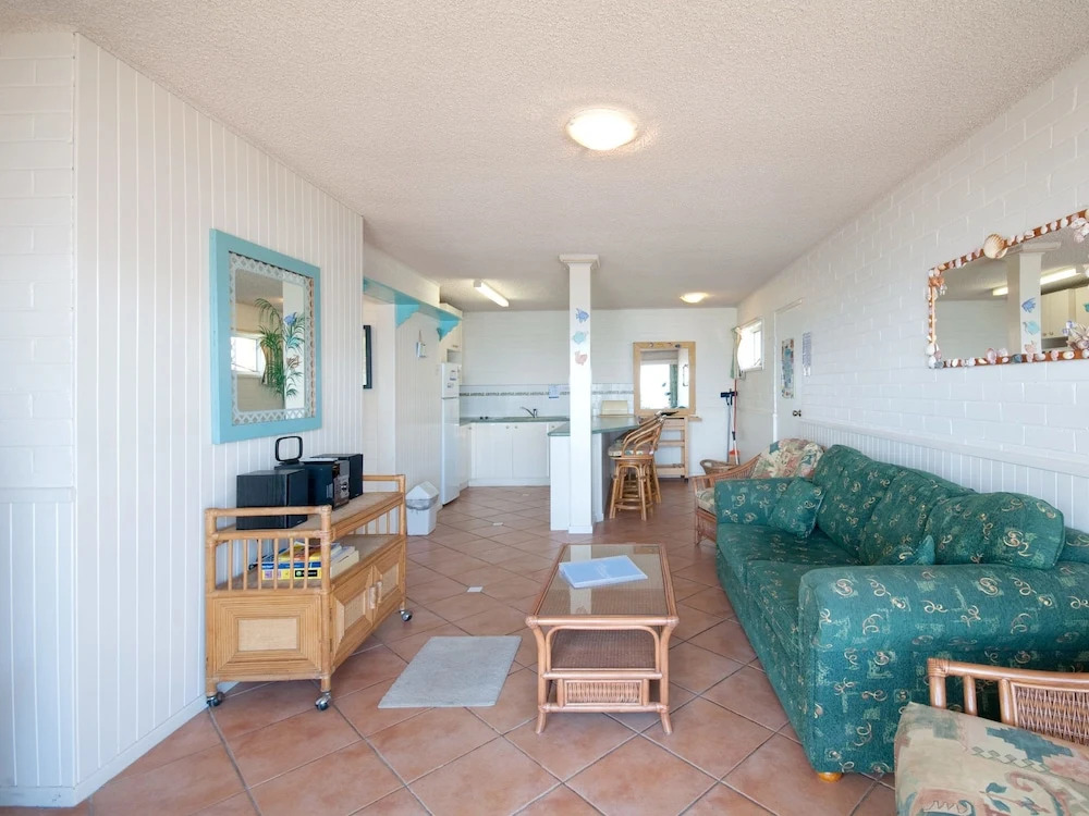 Shoal Bay Road, Castaways, Unit 04, 17