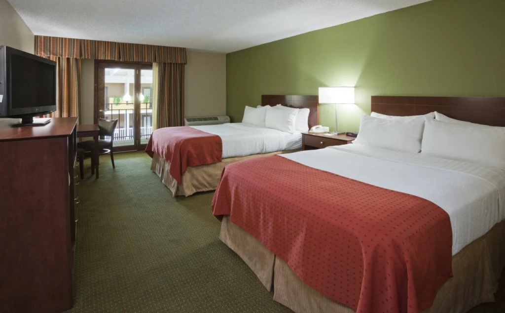 DoubleTree by Hilton Austin, MN