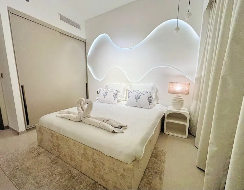 Luxury 1BR 5 star Apt Burj Khalifa View