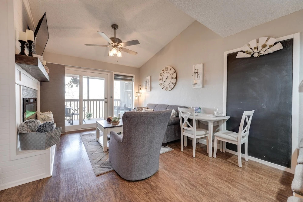 Branson West Condo ~ 1 Mi to Silver Dollar City!
