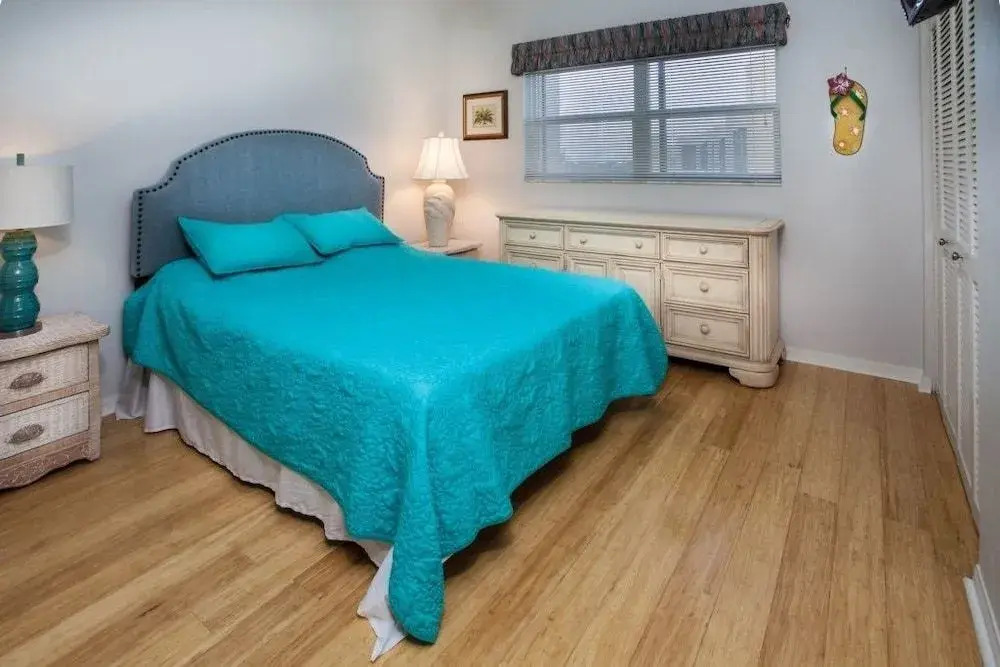 Hibiscus Pointe 461