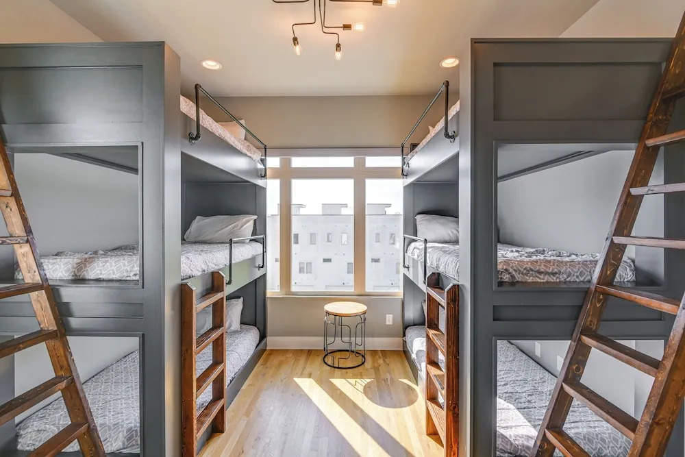 Nashville Townhome w/ Rooftop Balcony & Game Room!