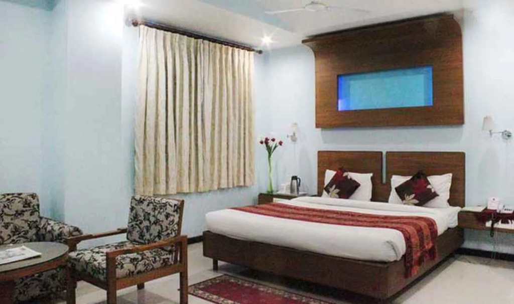 Simran Heritage(Business Hotel