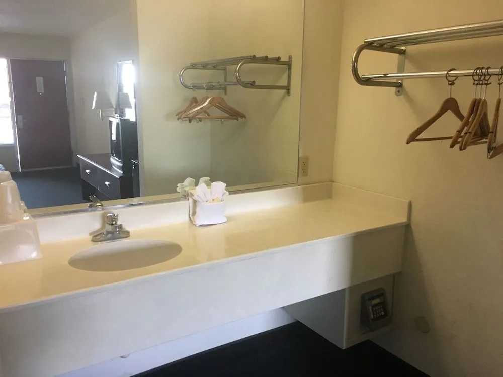 Travelodge by Wyndham Richmond Kentucky