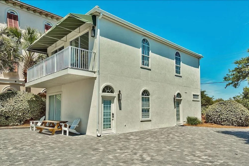 Hakuna Matata 8 Bedroom Holiday Home by Five Star Properties