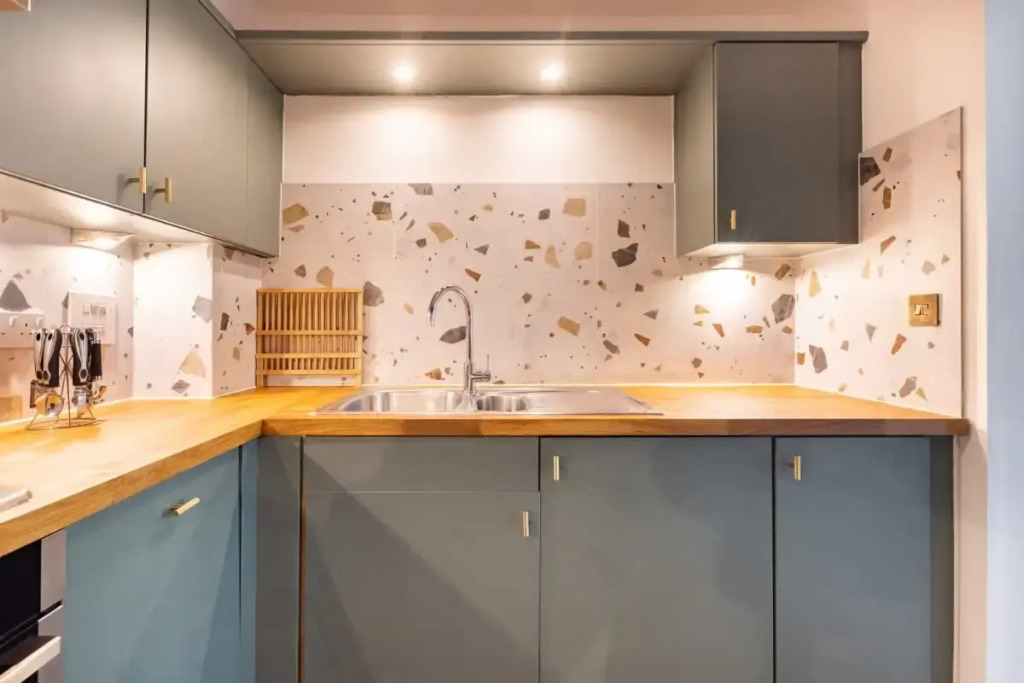 The Brockwell Park Escape - Bright 2BDR Flat with Parking
