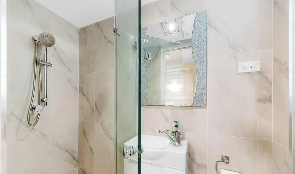 Metawise Luxury 3BR Terrace in The Heart of Sydney