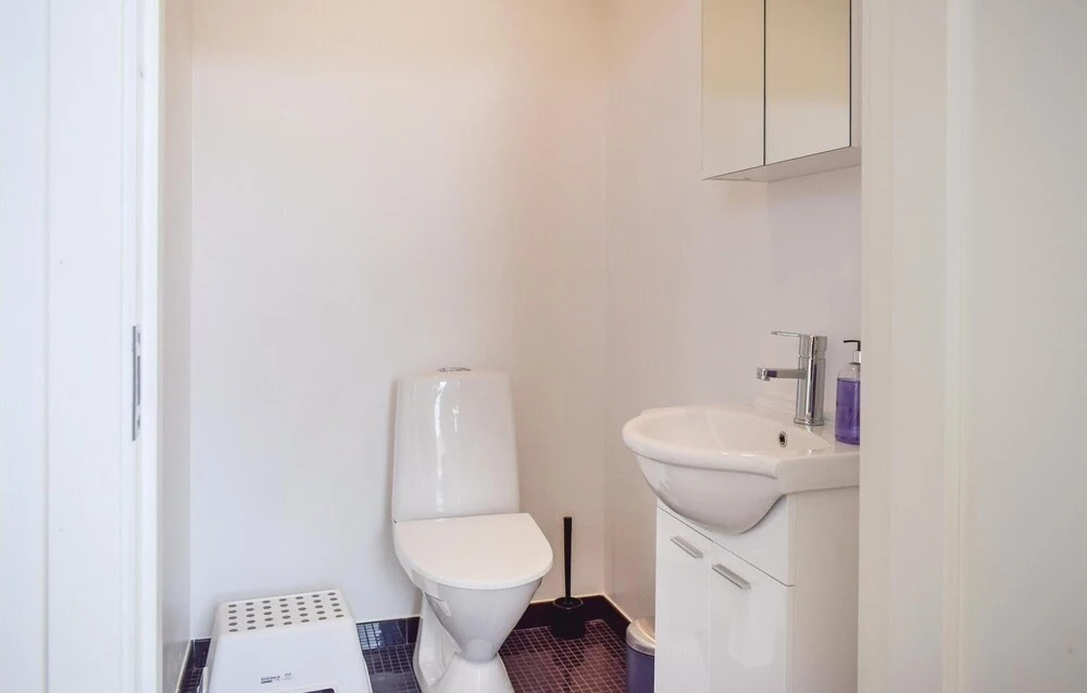 Lovely Home In Borgholm With Wifi