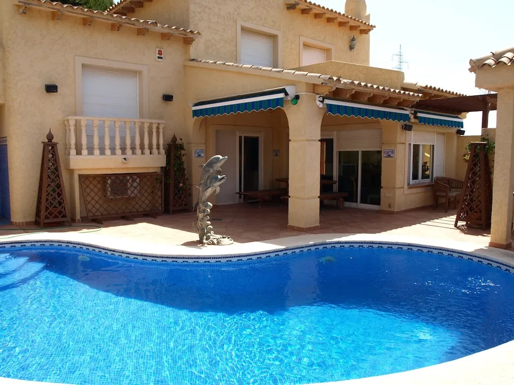 Villa AH-057