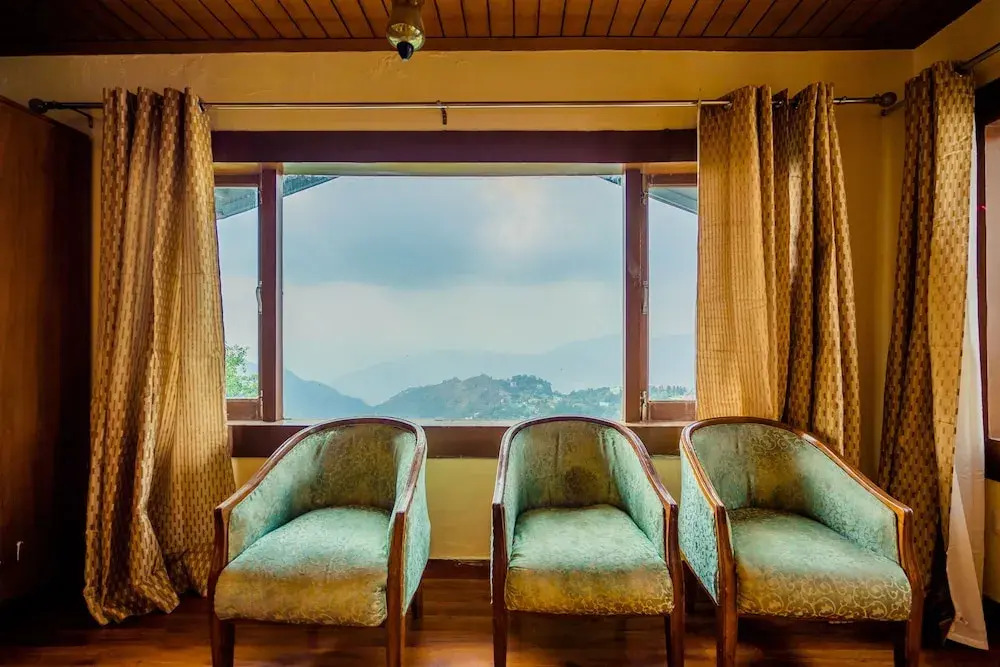 OYO 12429 Home Vintage 3BHK Villa Library Road