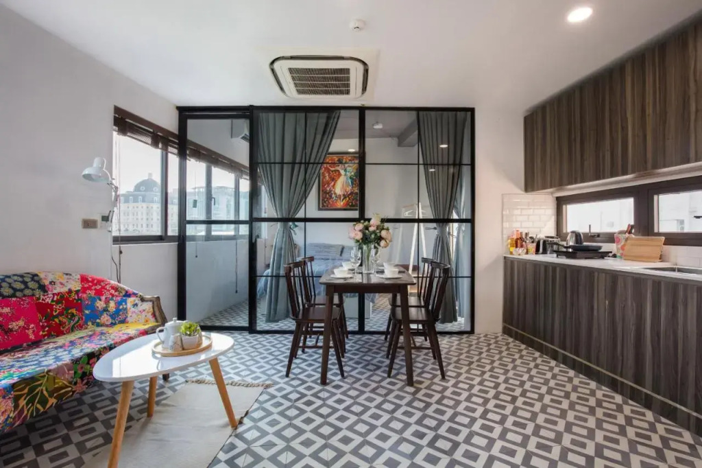 6 Le Thanh Tong Building