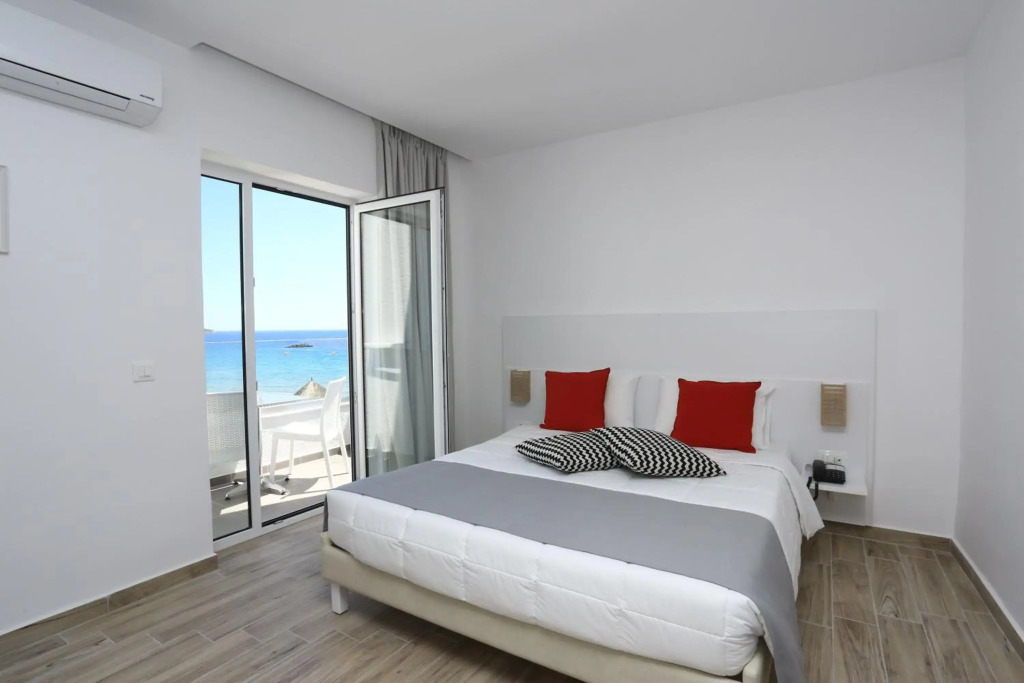 Almiros Beach
