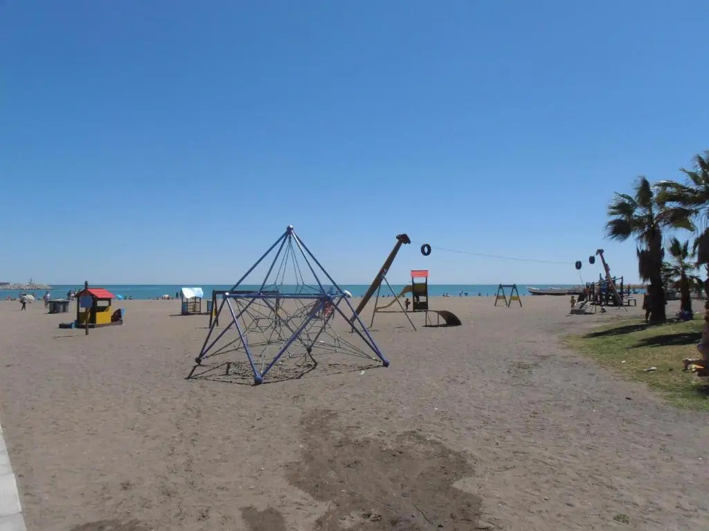 BEACH AND CENTER APARTMENT 2 BEDROOMs