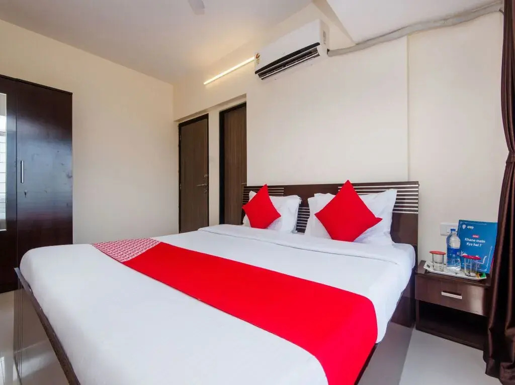 Madam Re Hospitality Service Apartment Goregaon By OYO Rooms