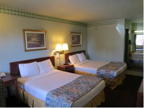 Super 8 Dallas Love Field Market Center