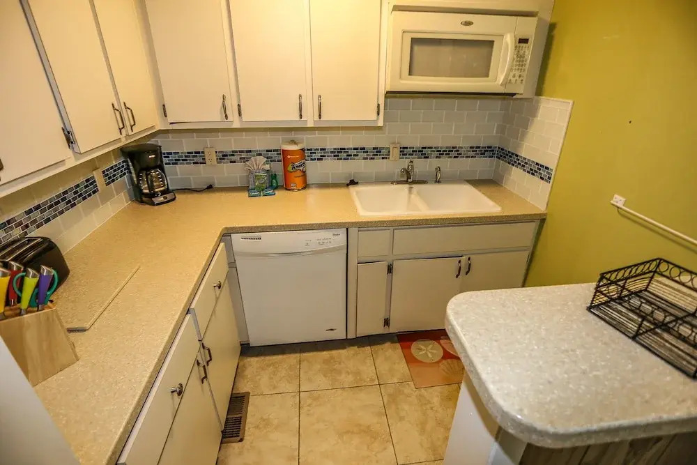 6140 Court A and B