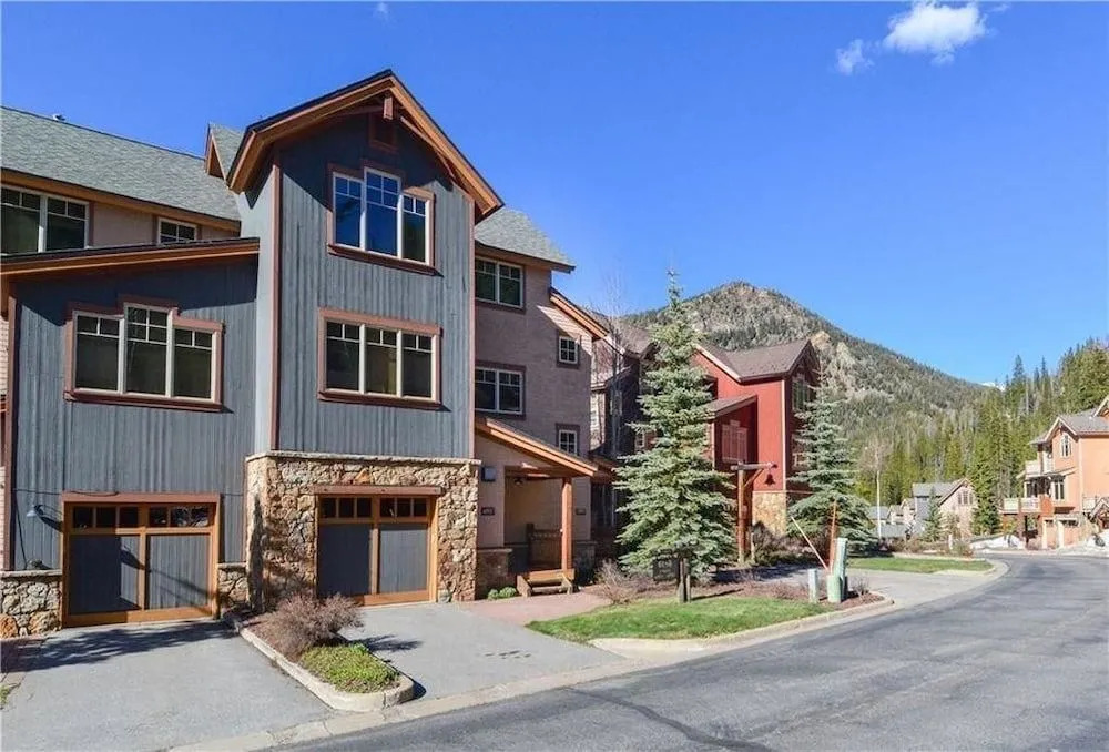 6552 Settlers Creek Townhomes
