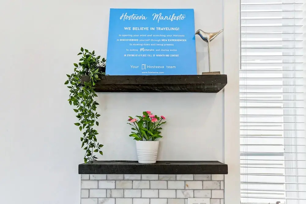 Amazing 4BR w Balcony by Hosteeva
