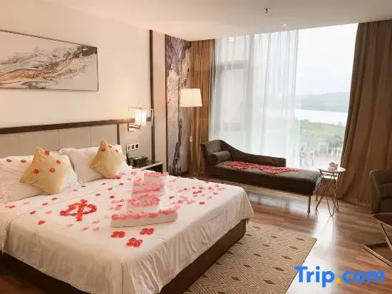 Binjiang Celebrity Holiday Hotel