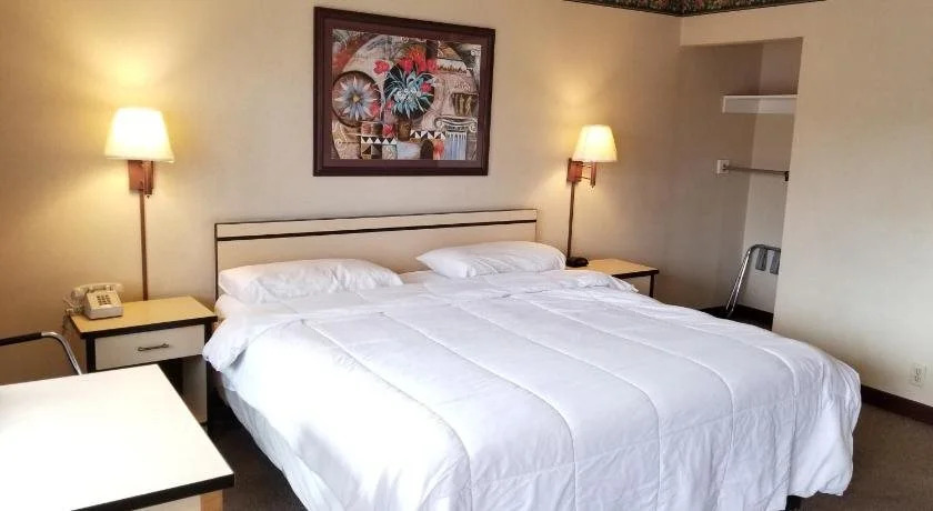 TravelStar Inn & Suites