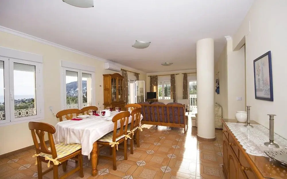 Casa con piscina privada - ESTACION1901