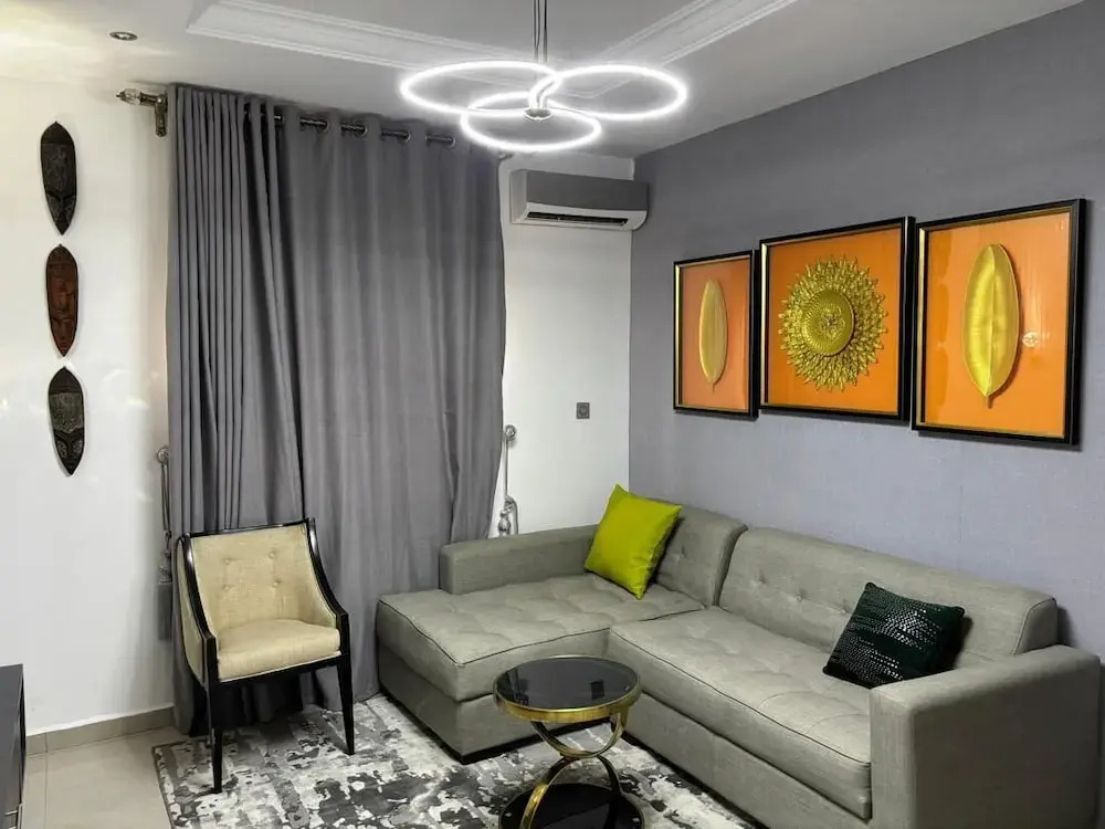 MacDestly Hotel