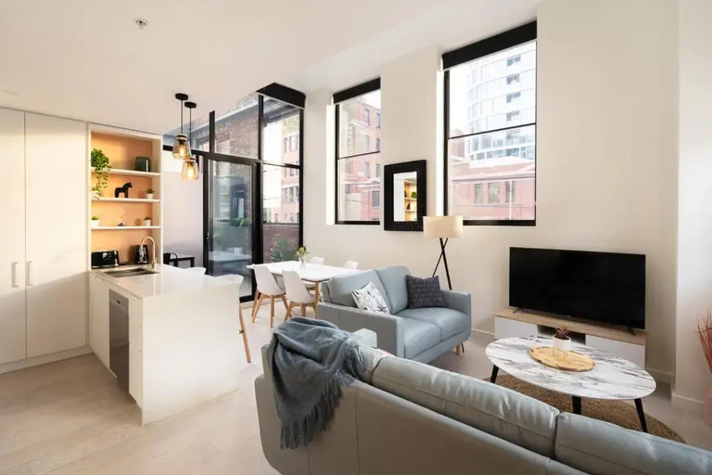 Bond Quarter Loft